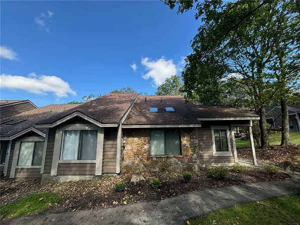 1536 Timbercrest Ct, Hidden Valley, PA 15502