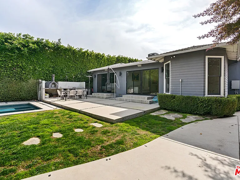 12939 Dickens St — Photo 23