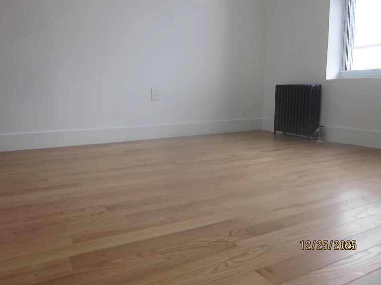 39-25 24th St #19 — Photo 5