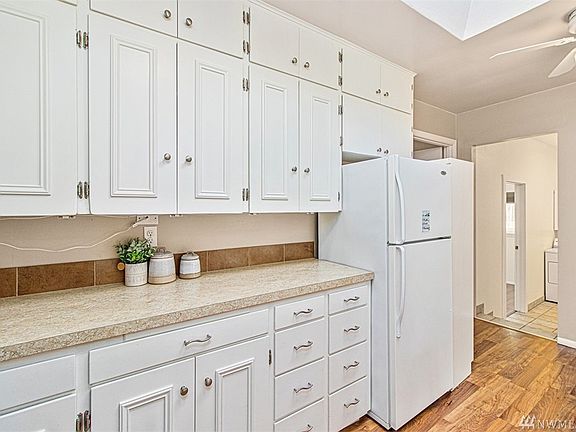 5th image of 1607 Maine St