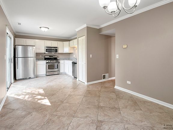 5th image of 517 Alton Ct #517
