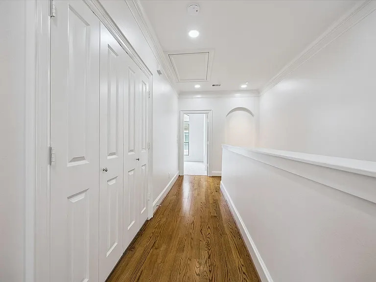 6832 Staffordshire Blvd — Photo 15