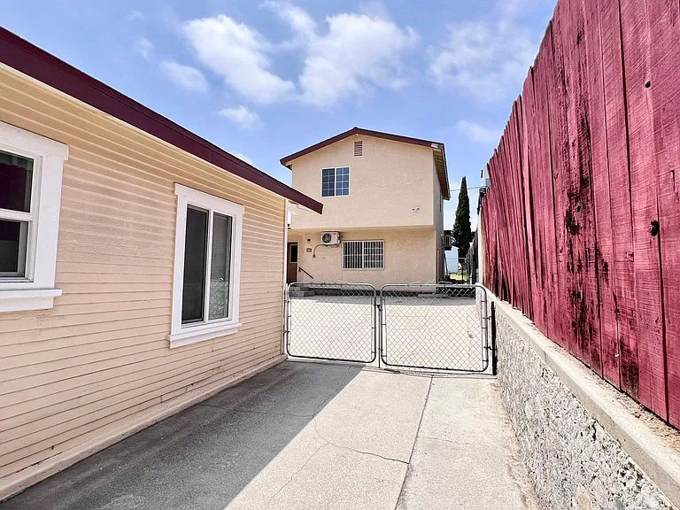 653 1/2 Maltman Ave — Photo 22