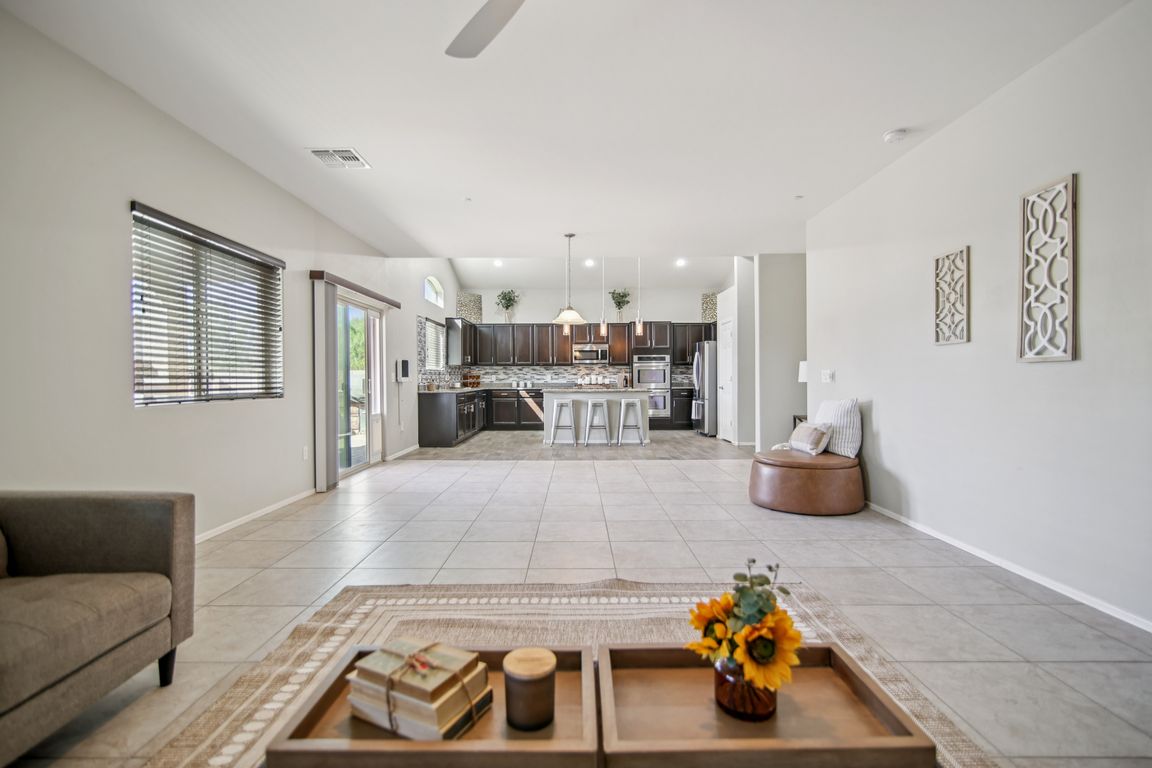 W Denstone Rd-S1007-015.jpg