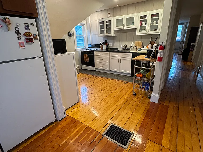 384 Hope St #3 — Photo 3