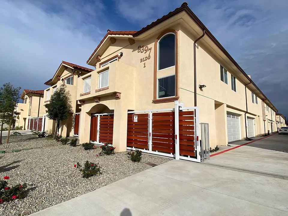 8397 Cherry Ave