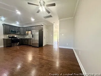 3 bed, 2.5 bath, 1460 sqft, $1,350 — Photo 4
