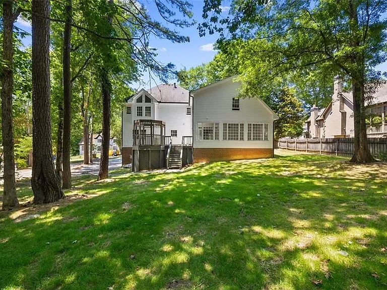 2120 Skyland Cove Ln — Photo 42