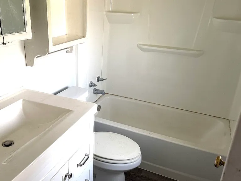 739 Clay St — Photo 10