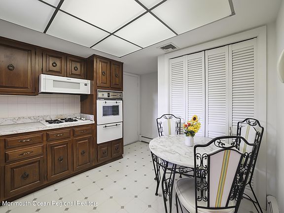 4th image of 50 Lynn Blvd