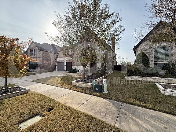3rd image of 5811 Lightfoot Ln