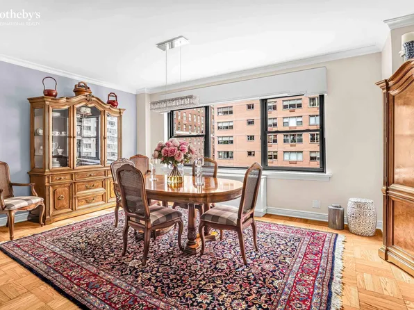 20 Sutton Place South image 2 of 17