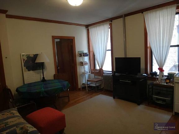 2nd image of 423 16th St APT 12