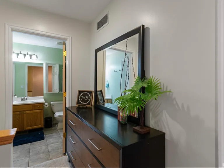 1546 W Compass Point Ln #2B — Photo 15