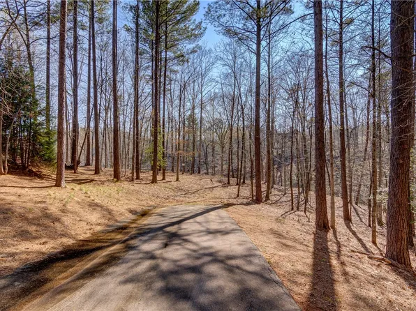 114 Shore Ct, Salem, SC 29676