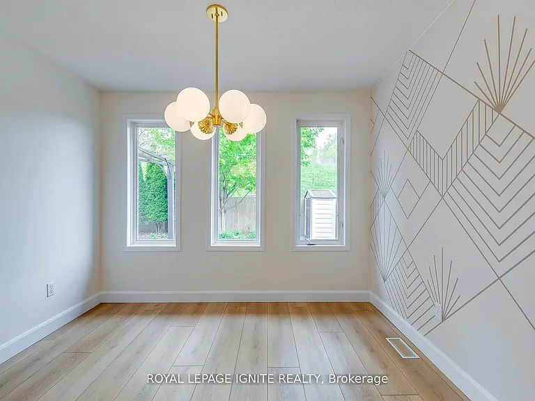 64 Templewood Dr — Photo 17