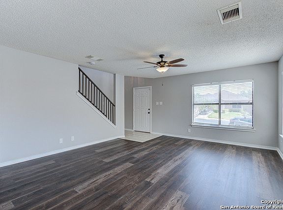 2nd image of 5023 Pine Lake Dr