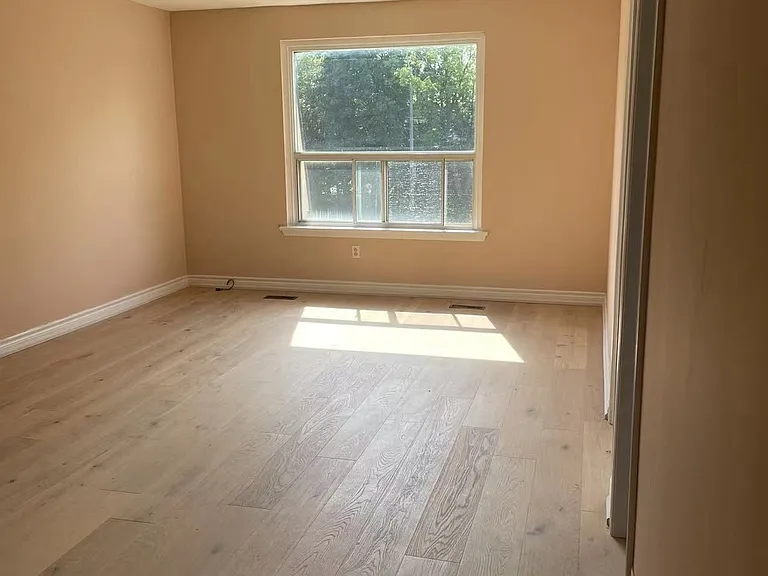 280 McNicoll Ave #UPPER — Photo 3