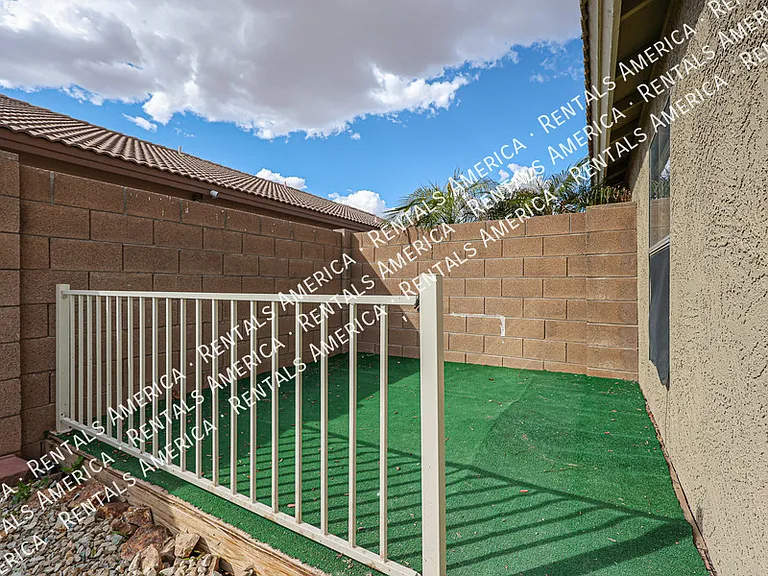12731 W Sharon Dr — Photo 44
