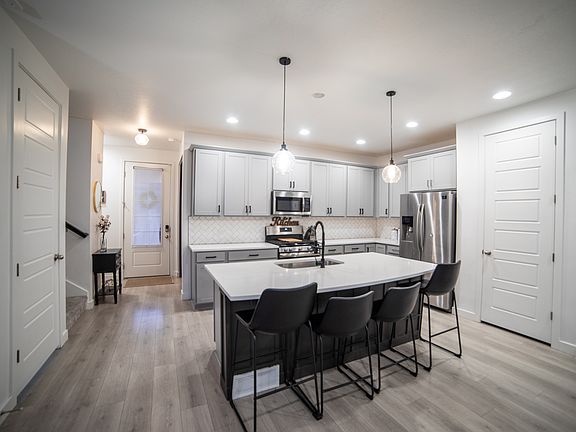 2nd image of 11361 S Abbey Mill Dr W