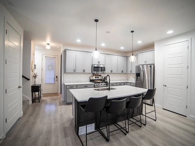 11361 S Abbey Mill Dr W — Photo 2