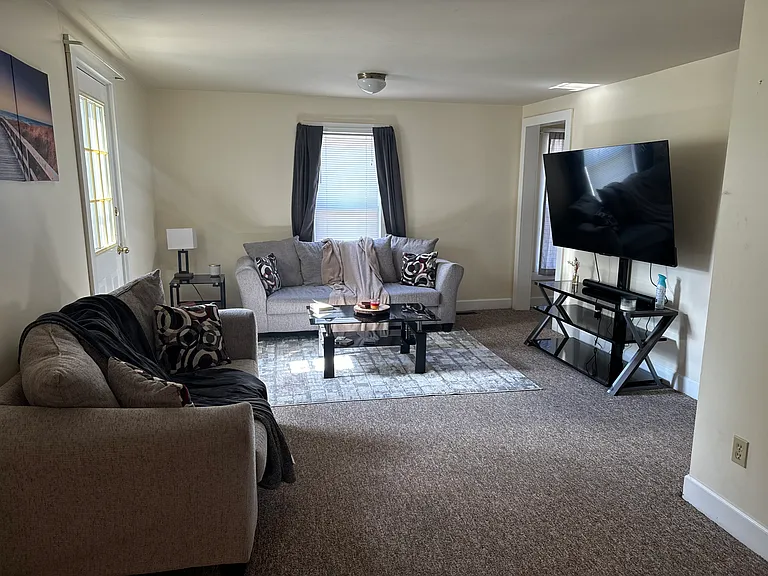 44 Clinton St #A — Photo 2