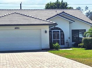 841 Kings Way, Naples, FL 34104