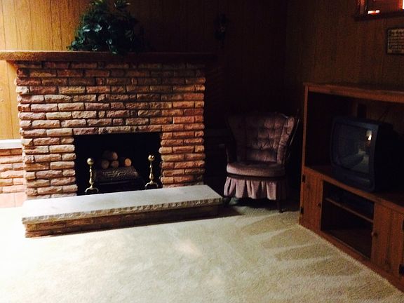 Family room gas fireplace