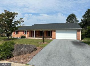 27 Blaine Ave, Leola, PA