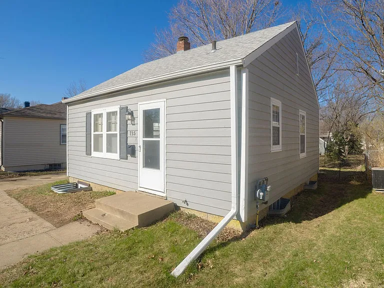 715 S West Ave — Photo 16