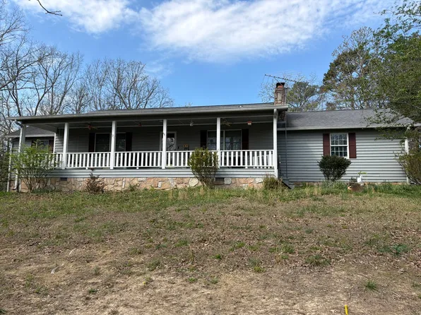 104 N Lake Dr, Chatsworth, GA 30705