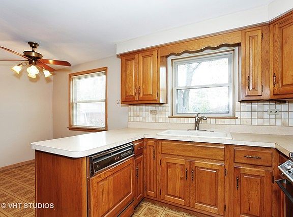 4th image of 8435 Laramie Ave