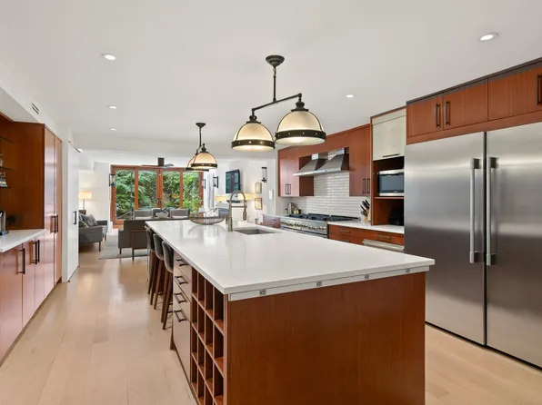 506 East 87th Street image 9 of 20