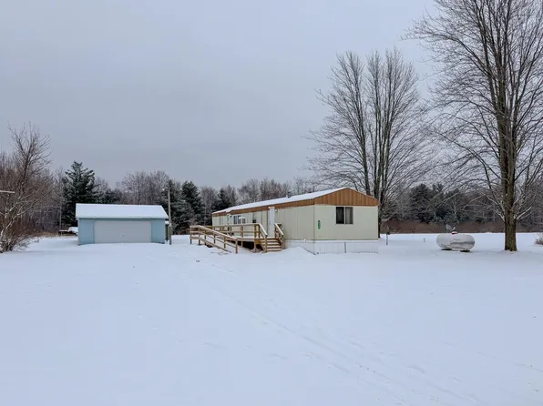 6570 N Geneva Rd, Coleman, MI 48618