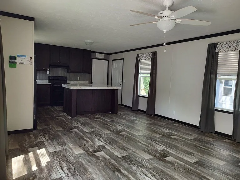 Avon Lakes Estates — Photo 6