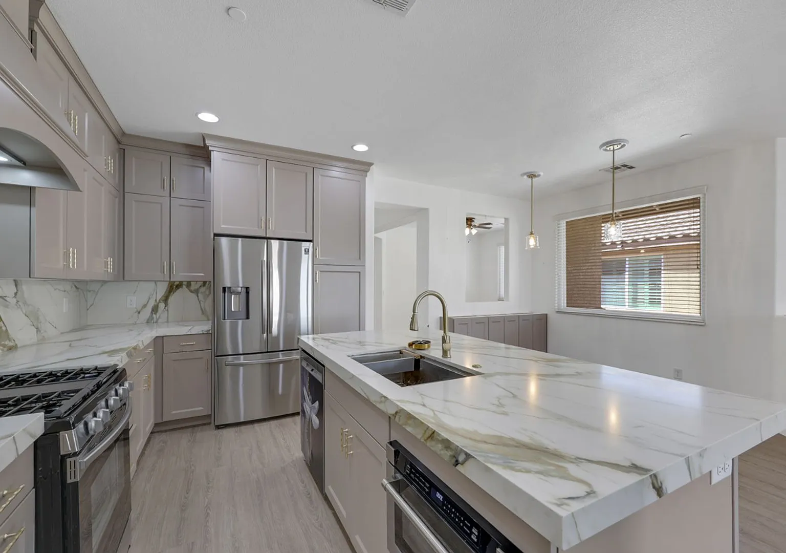 Henderson: Modern, Single Story 3-Bedroom/2-Bath Home With Gorgeous Kitchen & Covered Patio! — Photo 2