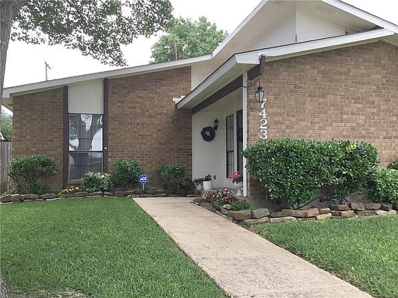 4th image of 7423 Oakmore Dr