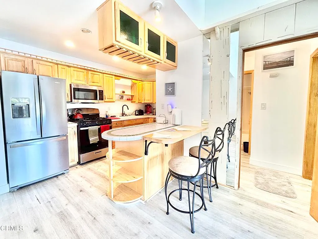2 bed, 2.0 bath, 988 sqft, $2,600 — Photo 4