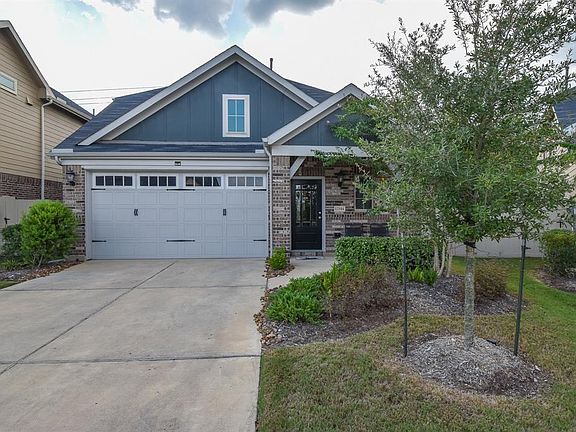 2 car garage, 3 bed 2.5 bath, gameroom, open concept living. Ready for move in NOW!
