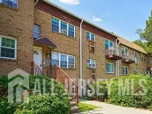 332 College Dr, Edison, NJ 08817