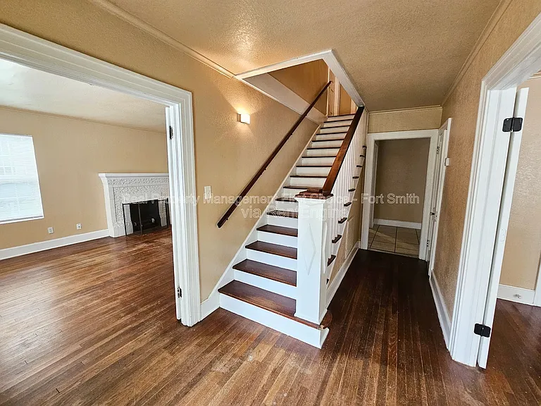 1008 S 23rd St — Photo 2