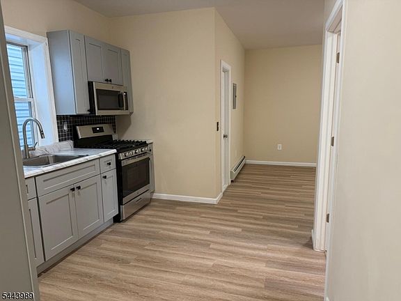 3rd image of 48 Highland St Floor 2