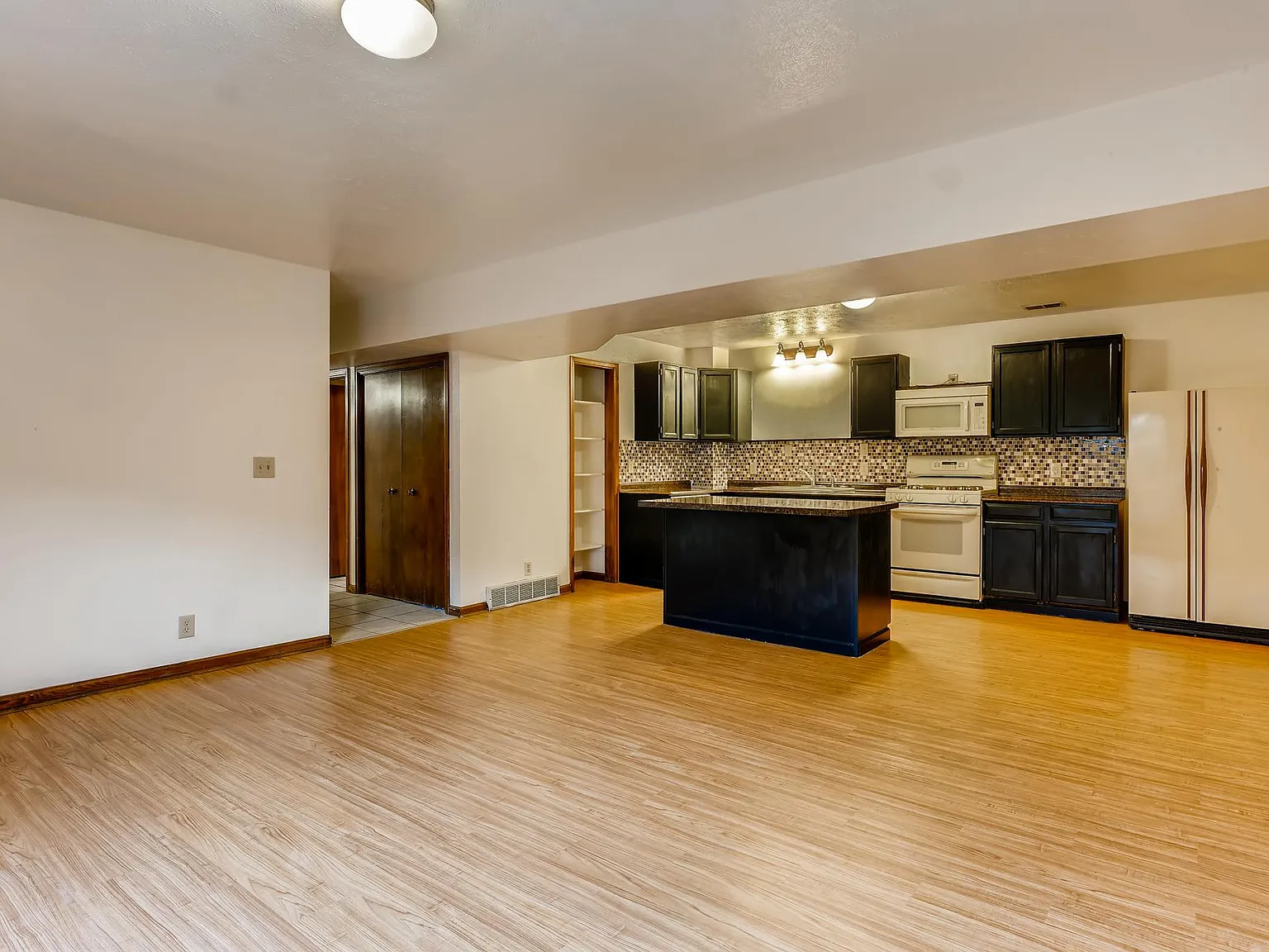 2309 S Eudora St — Photo 3