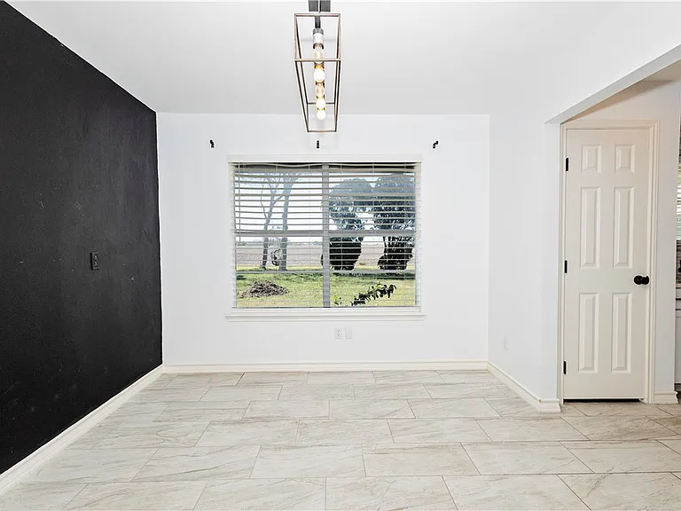 7629 Lang Rd — Photo 11