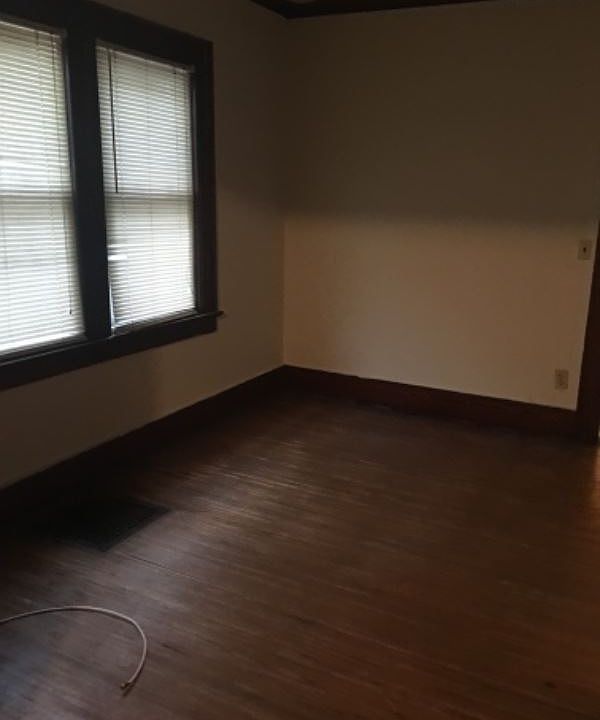 2nd image of 85 Hillendale St