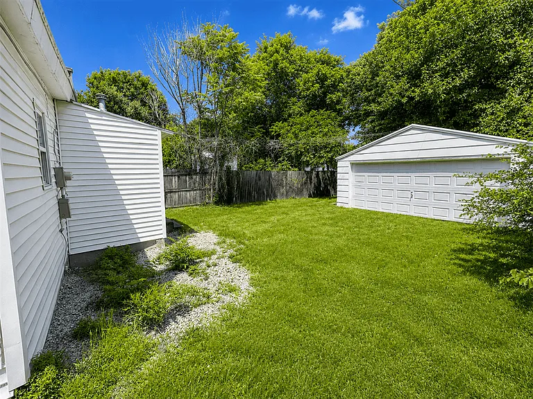 4032 Lewis Ave — Photo 17