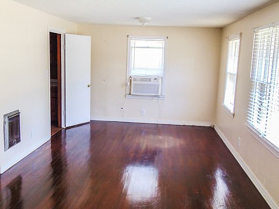 3rd image of 807 Sweetwater Ave