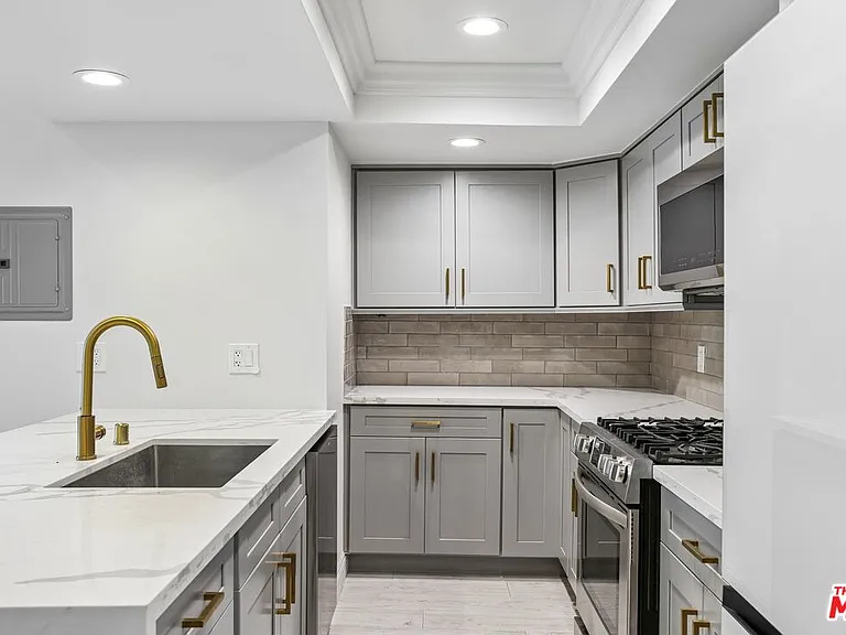 2700 Cahuenga Blvd E #4313 — Photo 8
