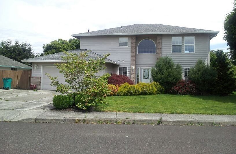 1st image of 803 NE 169th Ct