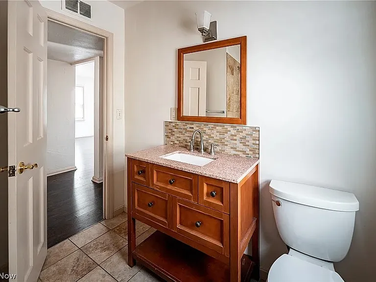 1211 Clearview Ave — Photo 11